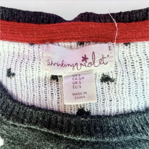 Women's S Gray Shrinking Violet Holiday Winter Ice Skating Bird Penguin Sweater - Picture 4 of 7